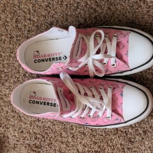 Hello Kitty Converse